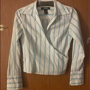 Express wrap around shirt that ties in the back size 1/2